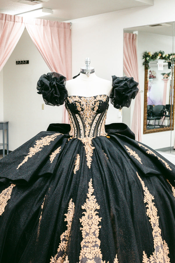 AG382 — TikTok viral quinceañera dress — Boutique Moroleón Sacramento CA