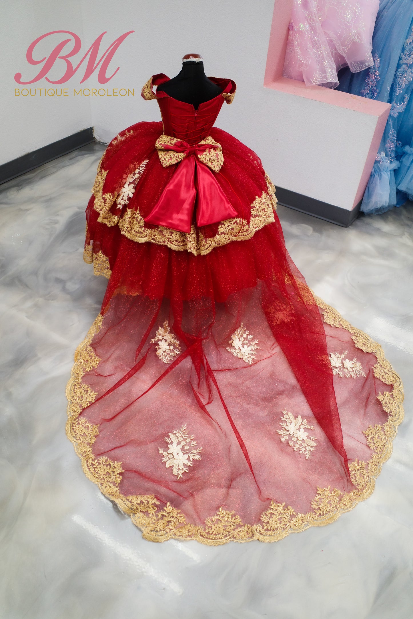 Mini Quince Dress Rojo con Oro
