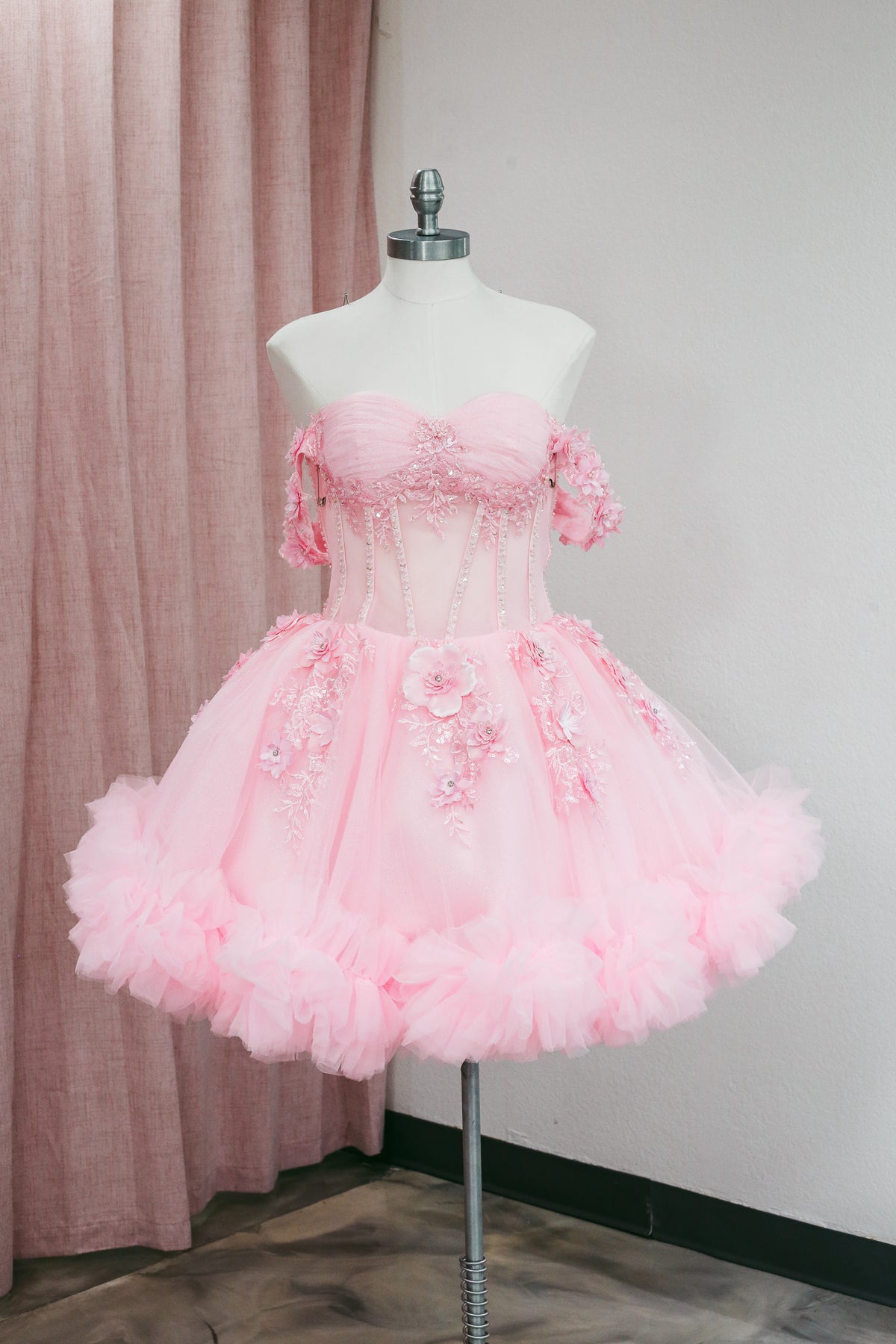 BM1-02 Pink Off-Shoulder Floral Corset Baile Sorpresa Dress