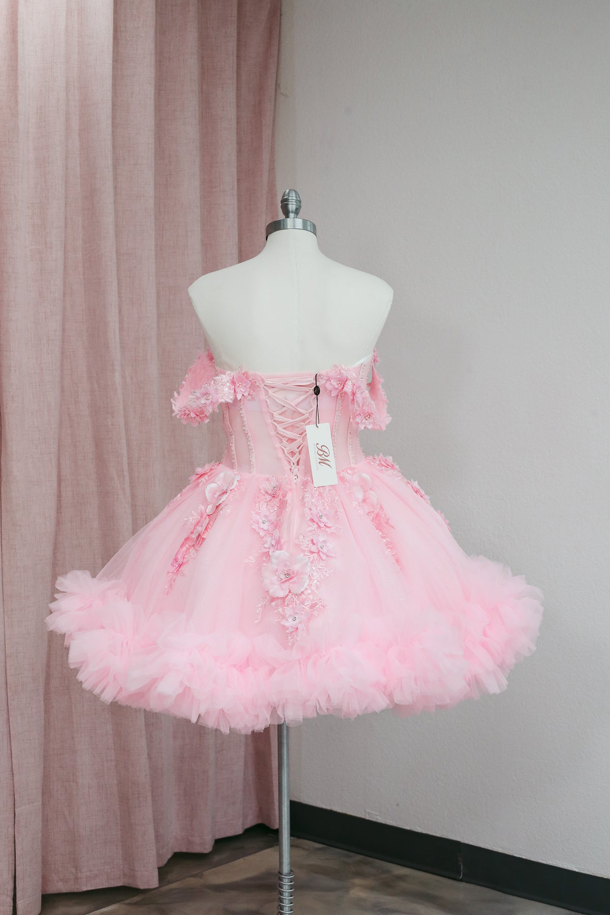 BM1-02 Pink Off-Shoulder Floral Corset Baile Sorpresa Dress