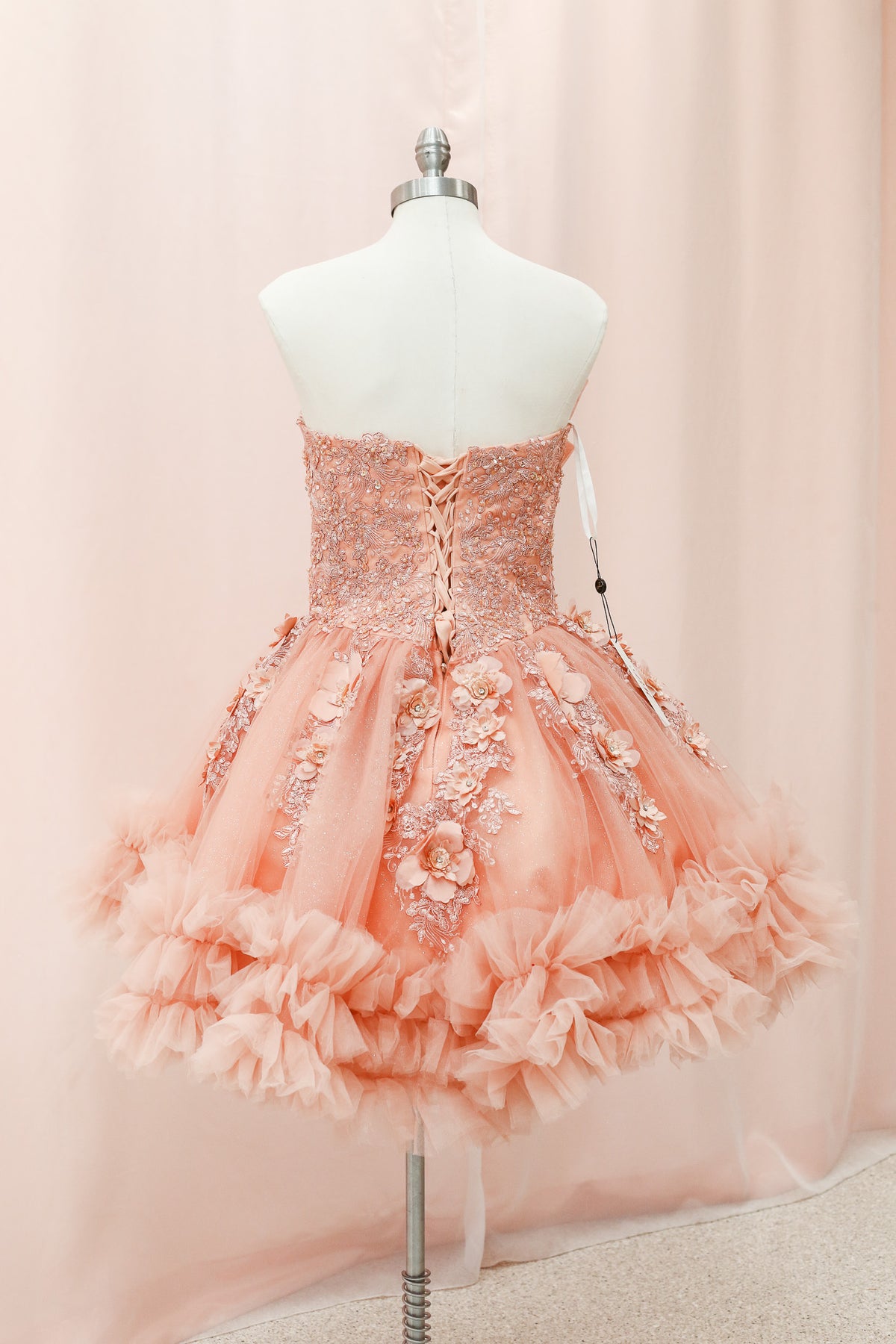 BM1-03 Peach Ruffled Floral Corset Baile Sorpresa Dress