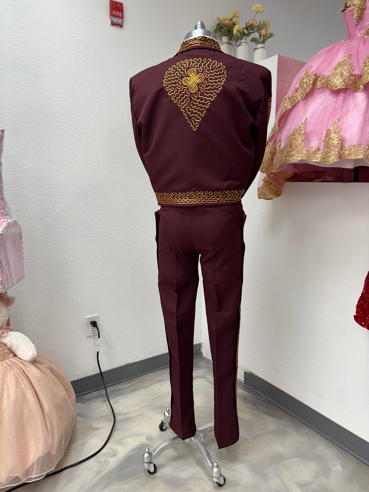 Traje Charro Burgundy Economico