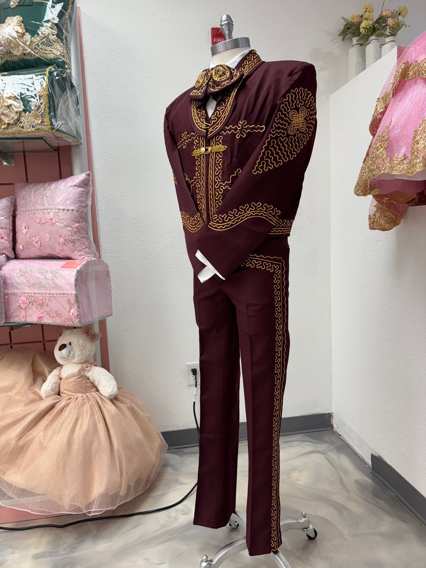 Traje Charro Burgundy Economico