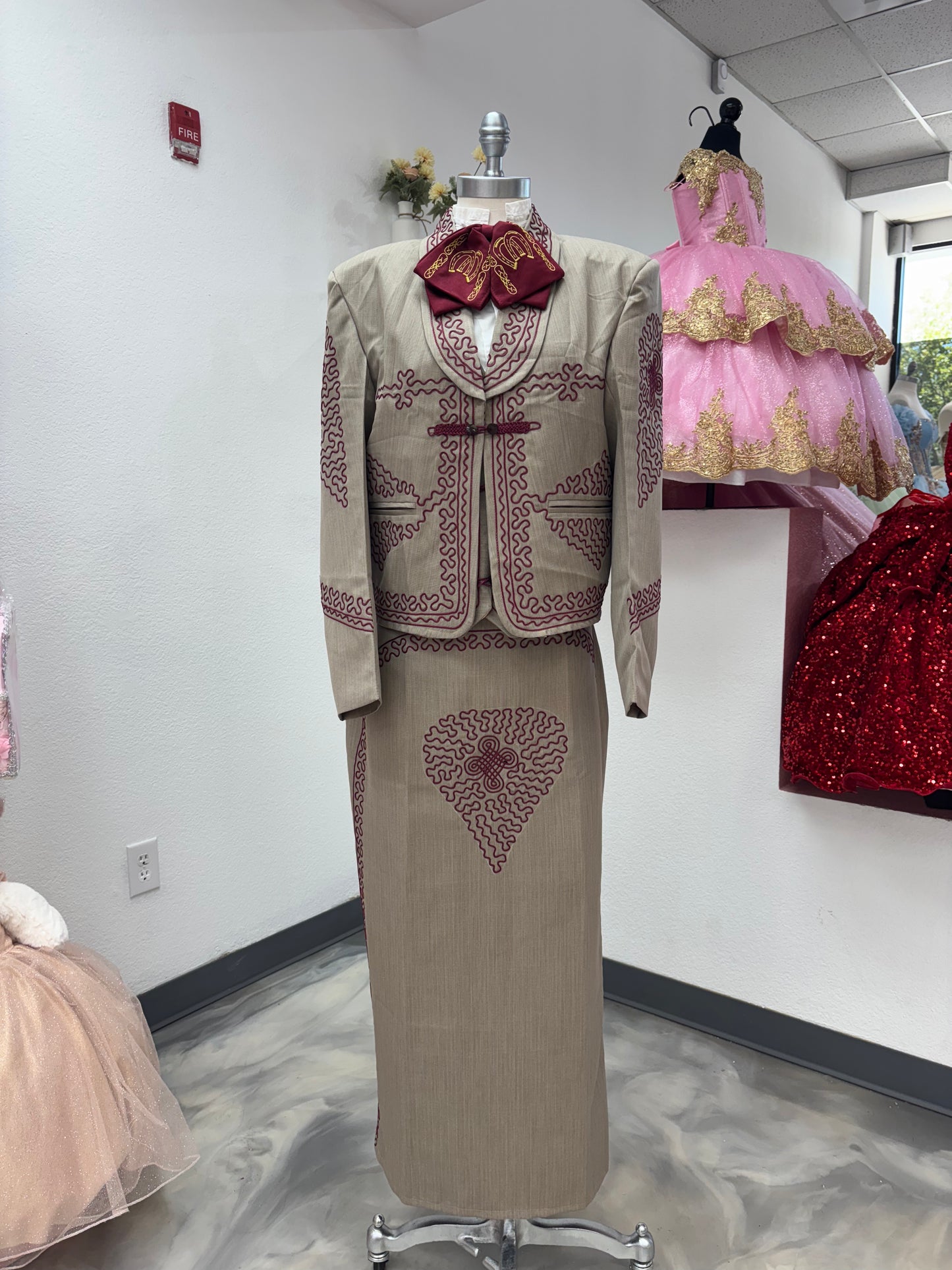 Traje Charro Cafecito/Burgandy Mujer Economico